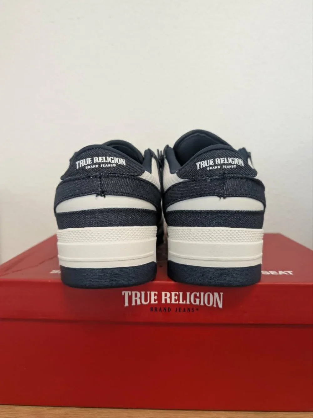 True Religion Travis Sneaker Size 9 Men - O